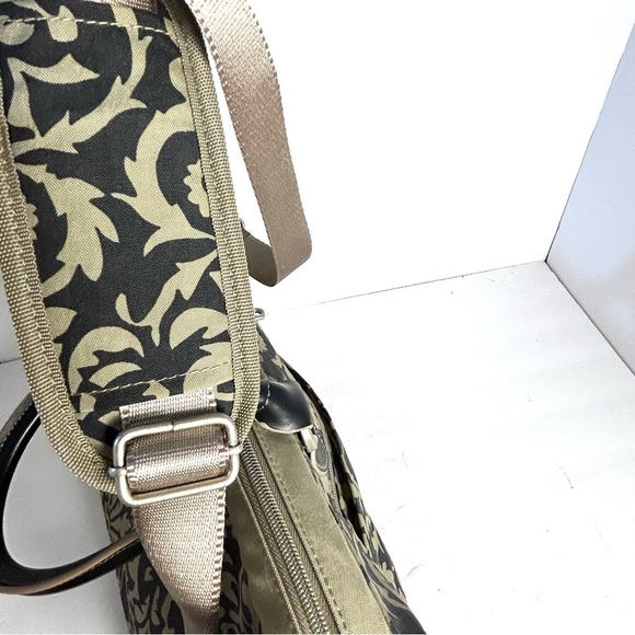 Baggallini Travel Tote Bag Detachable Wristlet Set Nylon Tan Black Floral Swirl - Picture 12 of 16